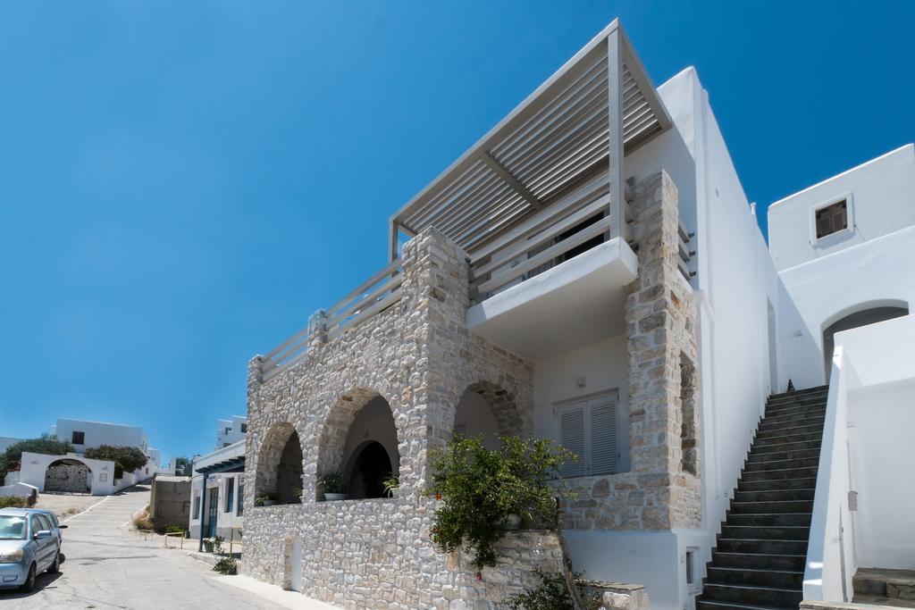נאוסה Michael Zeppos Studios מראה חיצוני תמונה